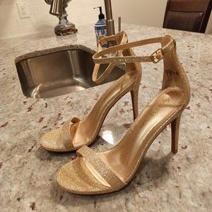 Gold Sparkle Peeptoe Shoe